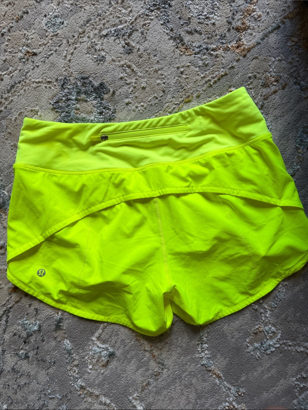 Lululemon speed up HR 4” short